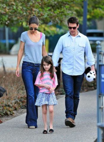 Family of Martin Joseph Holmes Sr.'s daughter, Katie Holmes, before the divorce.